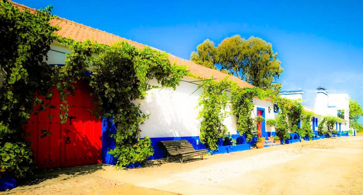 Lodge Monte Do Sobral Alcacovas ภายนอก รูปภาพ