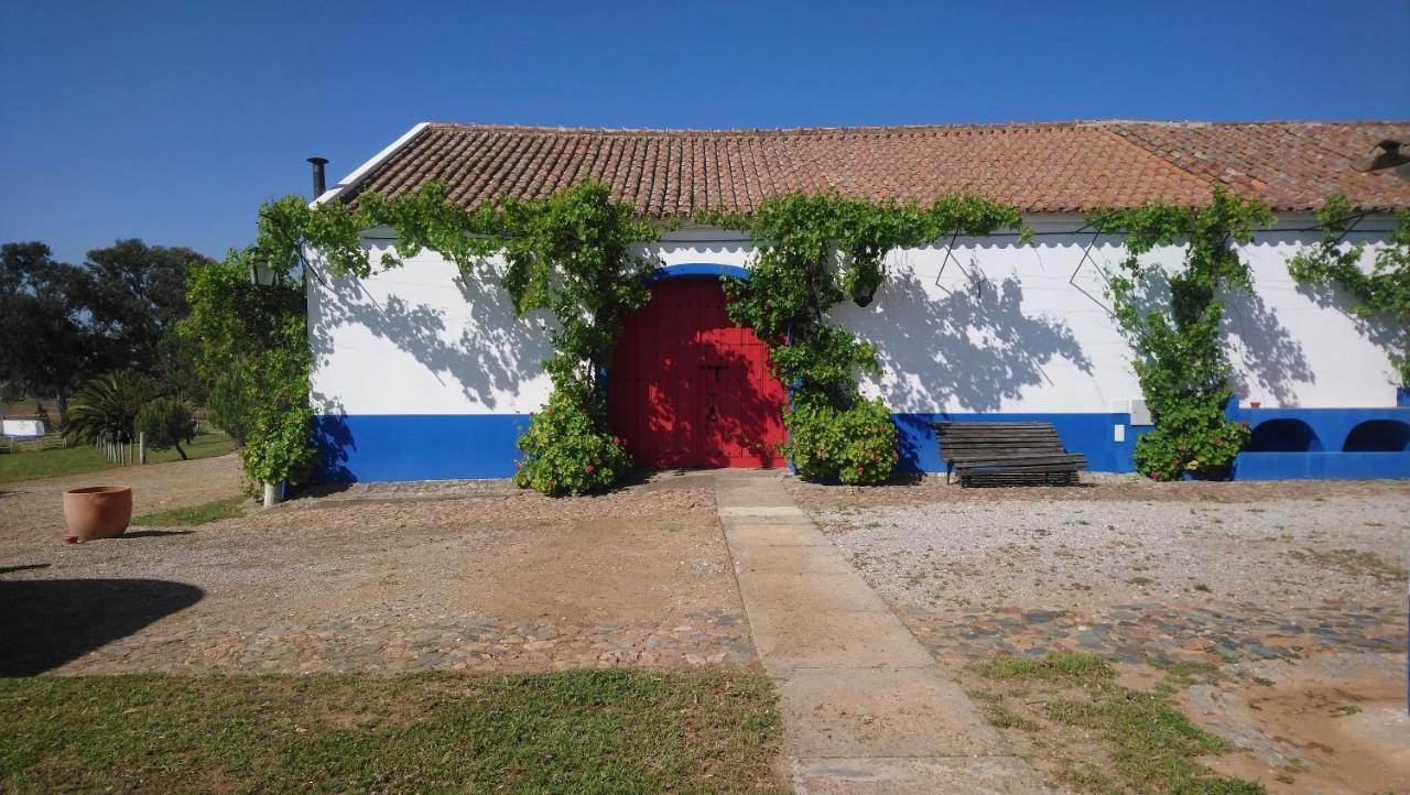 Lodge Monte Do Sobral Alcacovas ภายนอก รูปภาพ