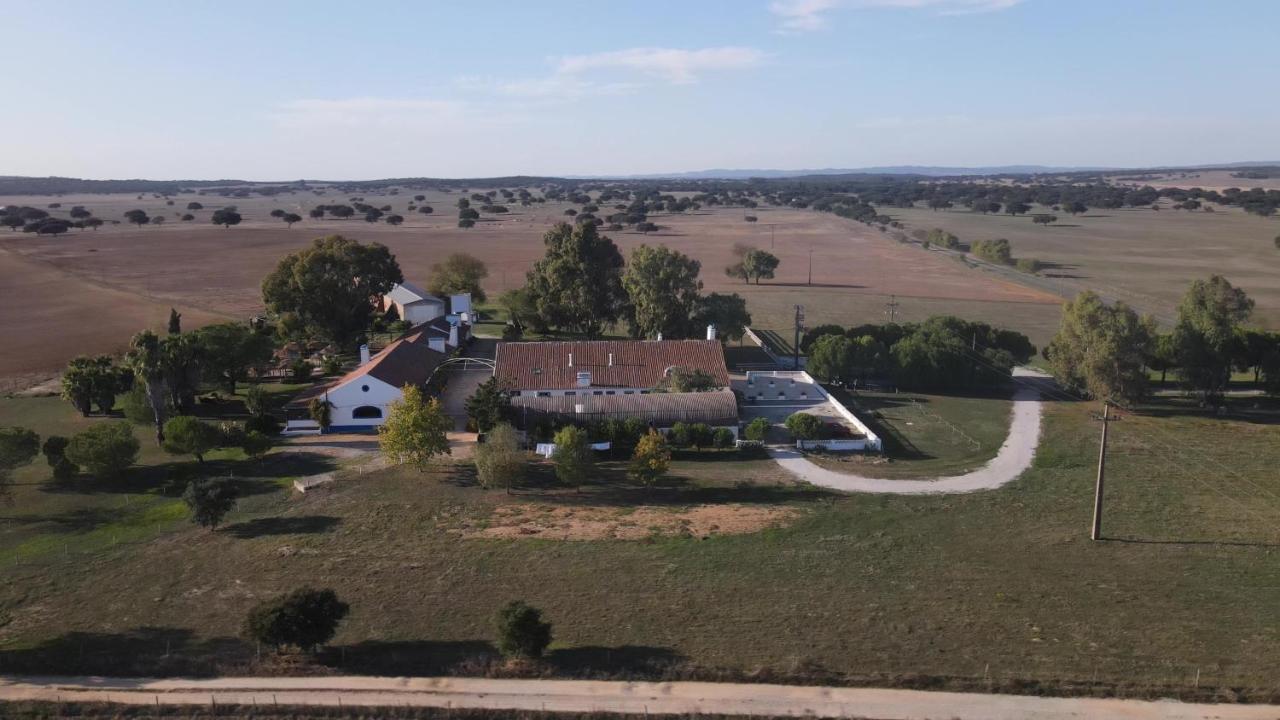 Lodge Monte Do Sobral Alcacovas ภายนอก รูปภาพ